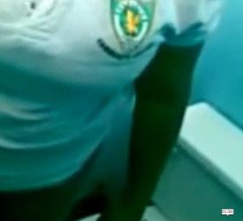 Se encierran en el baño a la hora del recreo